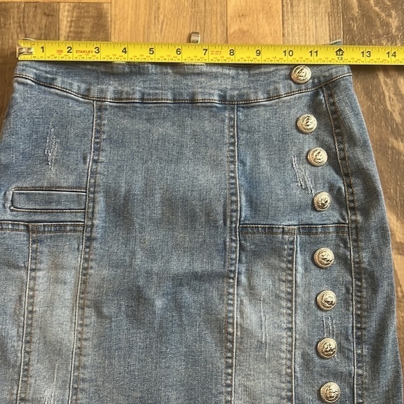 Balmain denim skirt size medium - Picture 9 of 10